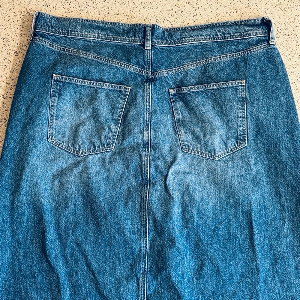 Size 20 Boden maxi 5 pocket blue med.wash denim skirt with front slit.Size 20 - Picture 10 of 10